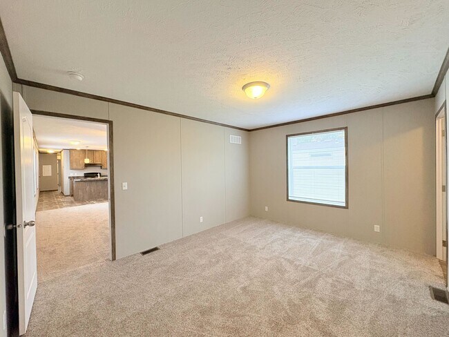 Building Photo - 10694 State Rte 762