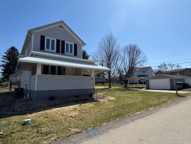 Building Photo - BEAUTIFULLY UPDATED 2 Bedroom / 1.5 Bath home in Penn Trafford School District