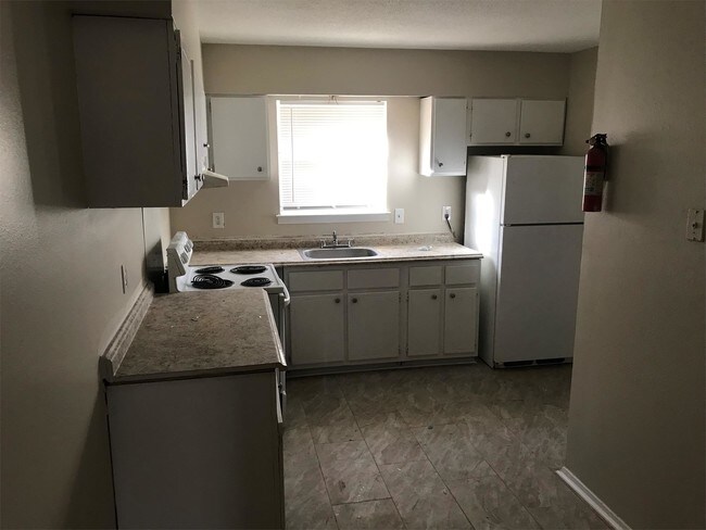 Building Photo - 3655 Chateau Rhodes Cir