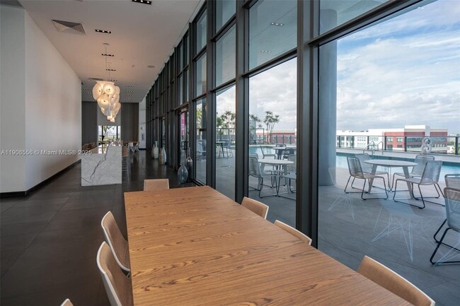 Building Photo - 1600 NE 1st Ave