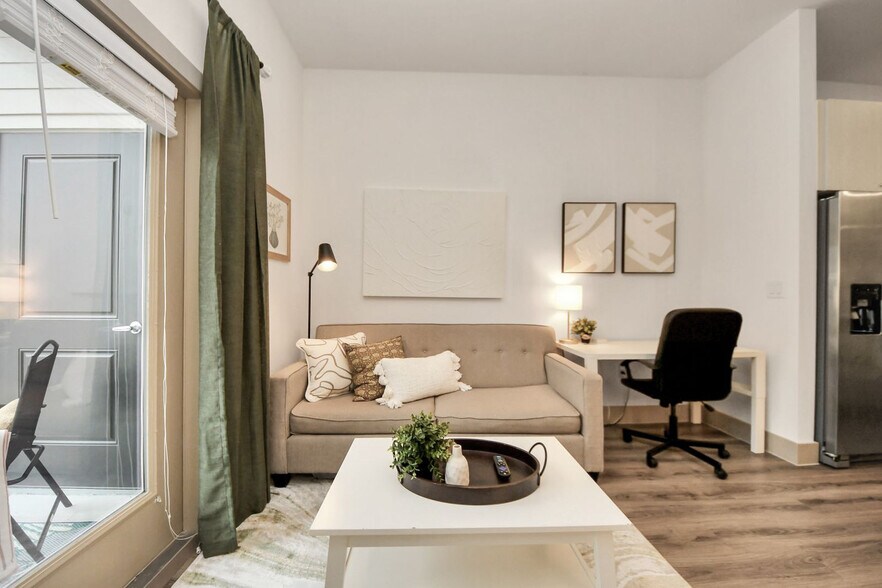 Building Photo - 18210 Park Row Blvd