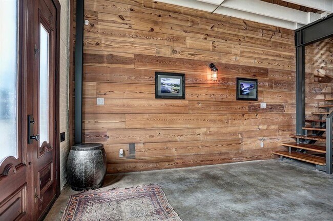 Building Photo - 808 Coronado St