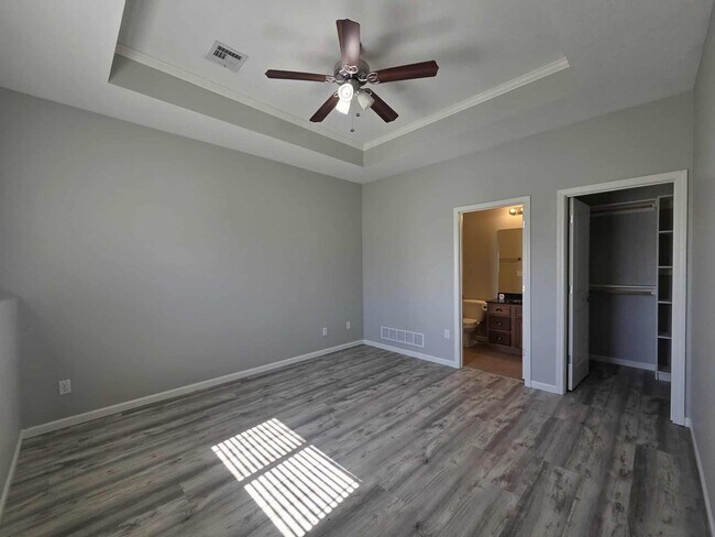 Building Photo - 410 Michael's Ct