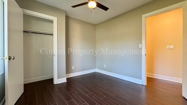 Building Photo - 366 Lullwater Dr