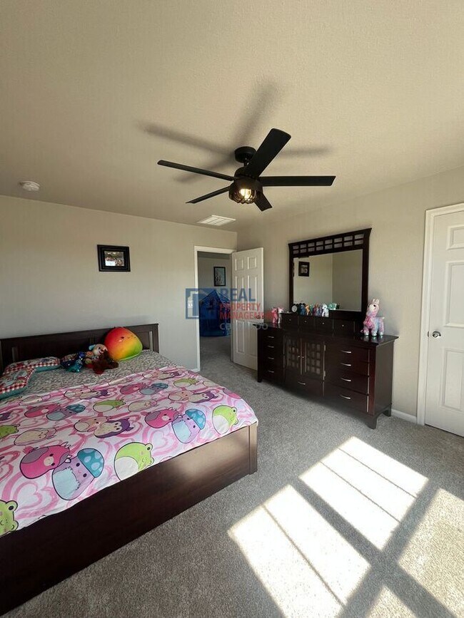 Building Photo - 13621 Crane Ct