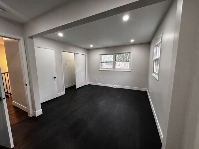 Building Photo - 212 Belmont Ct