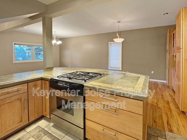 Building Photo - 1909 N 10th St