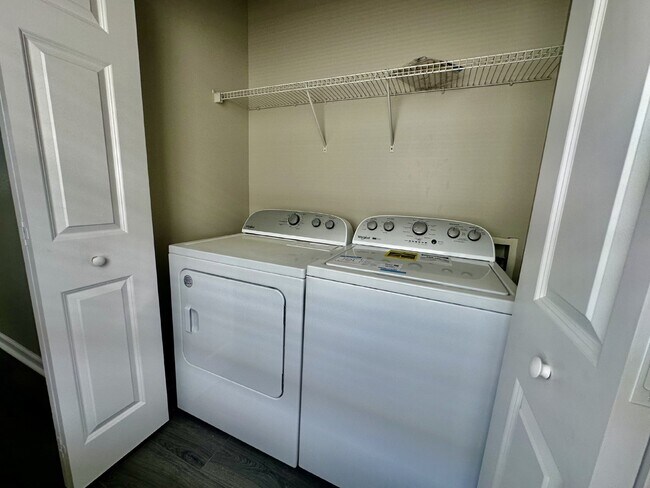 Building Photo - Newly Updated Three Bedroom Home in Westbury Park!