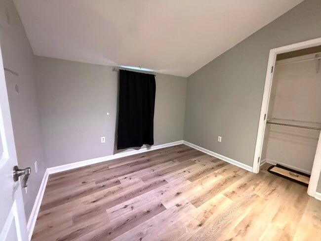 Building Photo - Single Family Home