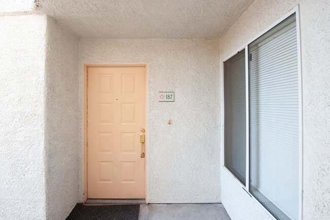 Building Photo - 8452 Boseck Dr