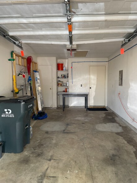 Building Photo - 204 Prairie Springs Loop
