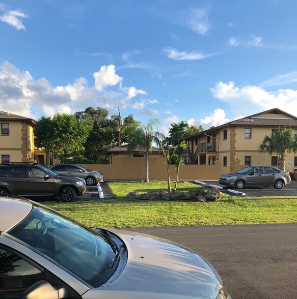 Primary Photo - Gemini Apartments