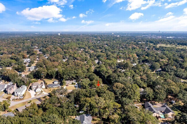 Building Photo - 2/2 with carport - fenced backyard