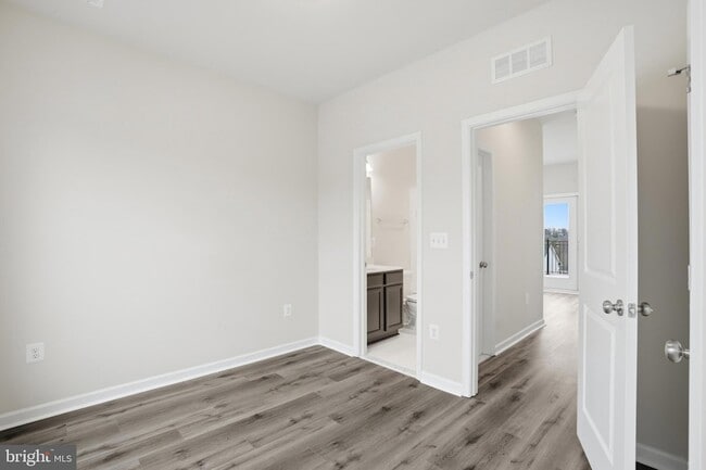 Building Photo - 14325 Potomac Heights Ln