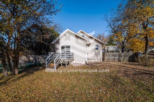 Building Photo - 1114 E Corrington Ave