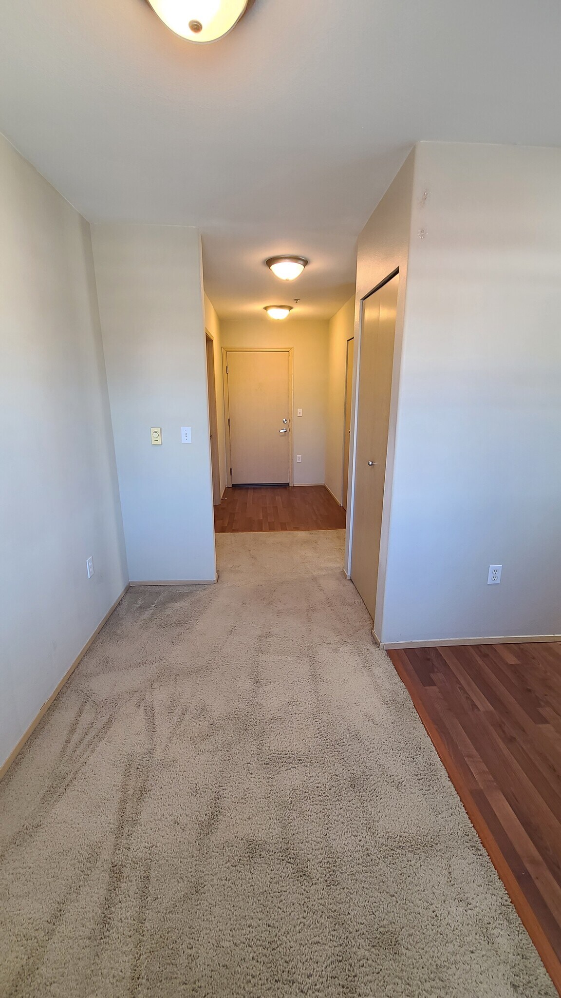 Flex/Office Area, Closet - 2824 Grand Ave