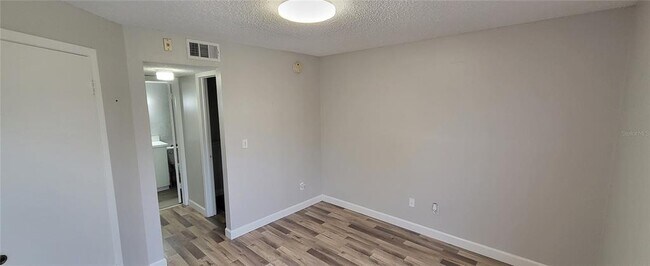 Building Photo - 1972 Lake Atriums Cir