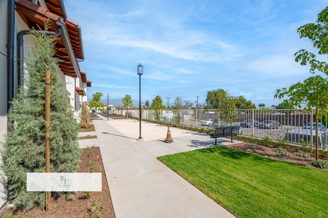 Building Photo - Whitmore Villa.