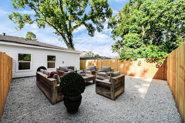 Building Photo - 9409 Caddo Rd