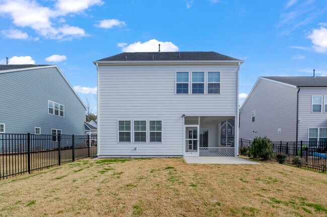 Building Photo - Light & Bright 4BR 3BA house in Tryon, Wak...