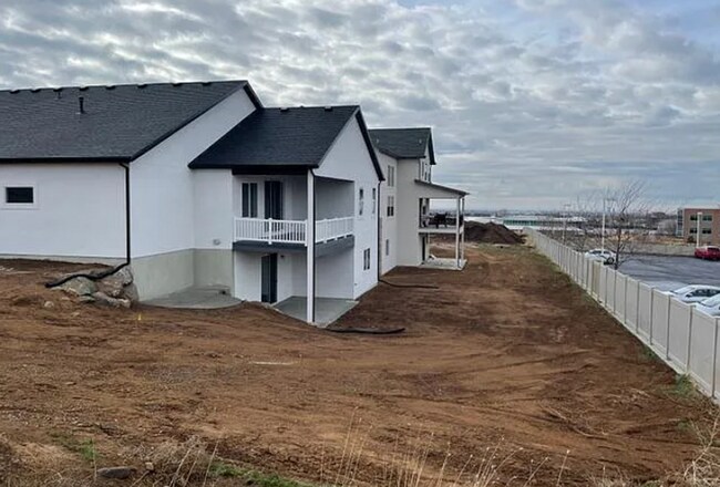 Building Photo - Coming soon! 5 Bedroom/2.5 Bathroom unit i...