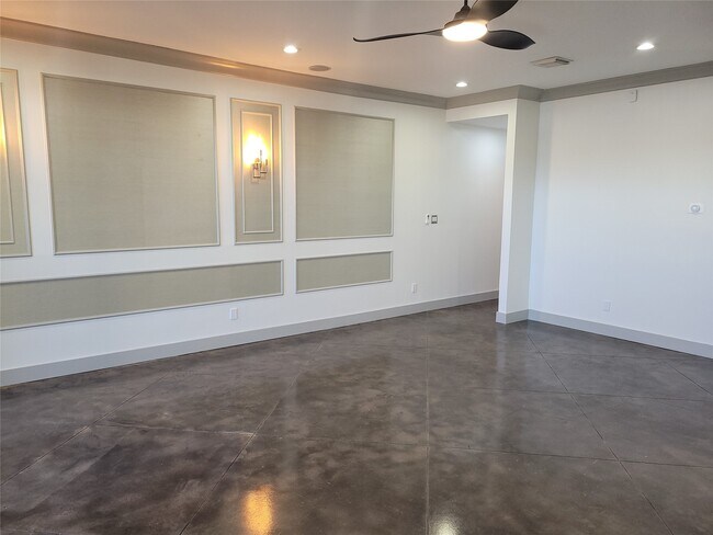 Building Photo - 4914 Rose St