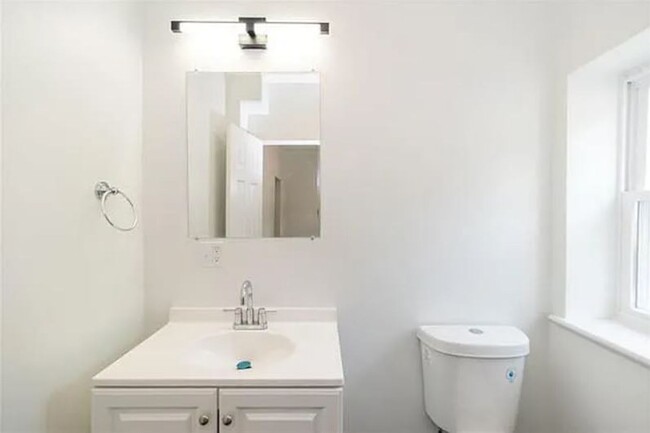 Building Photo - Brand New 4 Bedroom / 3.5 Bathroom Townhom...