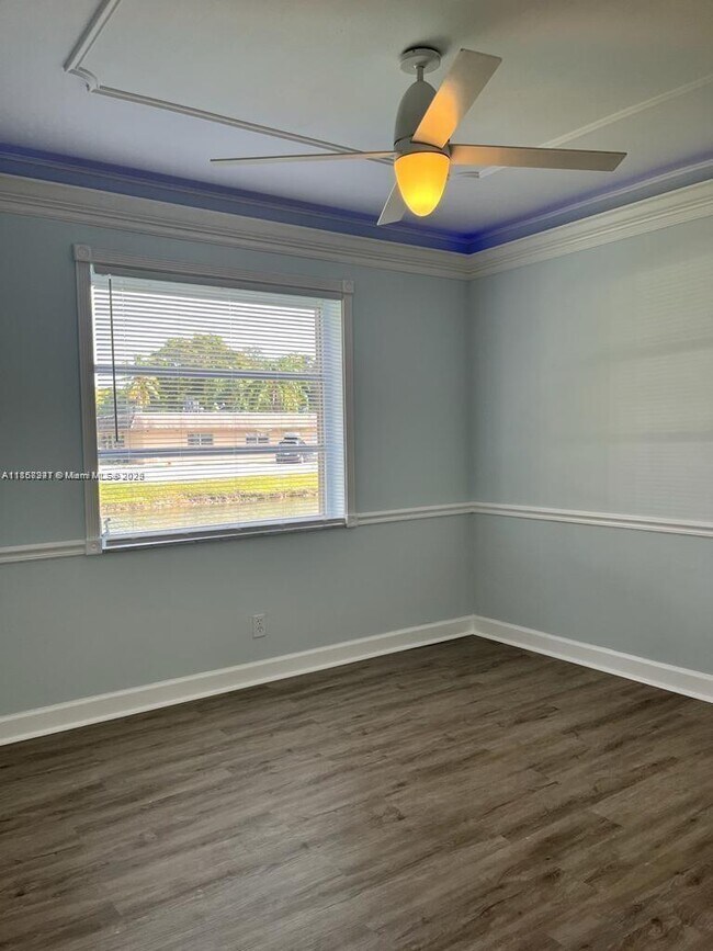 Building Photo - 406 Lakeside Dr