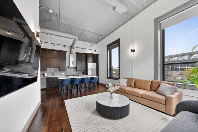 Building Photo - 21 E 15th St