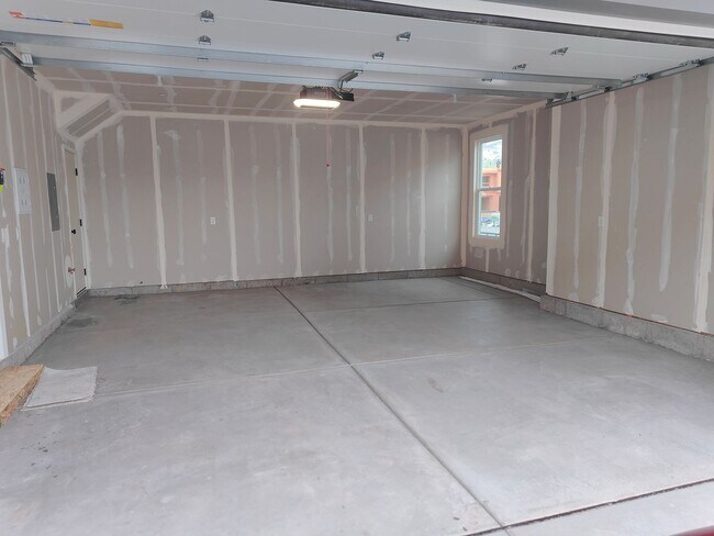 Building Photo - Aspen Ridge Lane #126