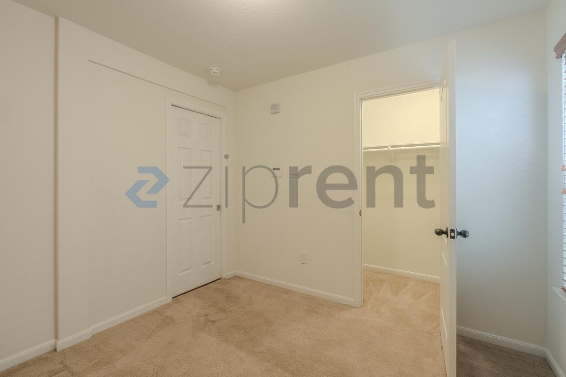 Building Photo - 2730 Volute