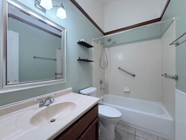 Building Photo - 14193 Patriot Point Dr