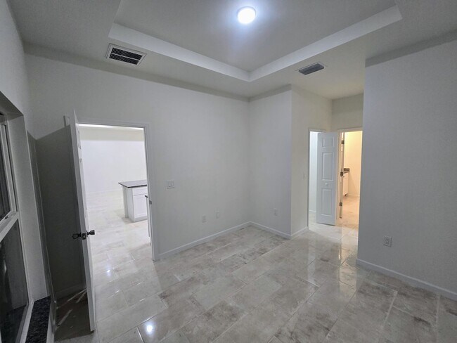 Building Photo - Brand new 3+DEN -2 BATHROOM 2 CAR GARAGE I...