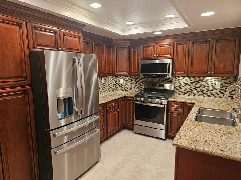 Kitchen View - 25 Weepingwood