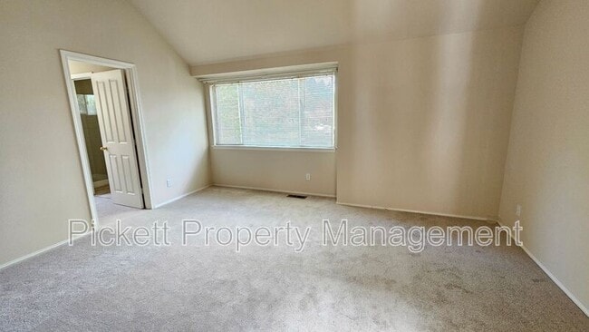 Building Photo - 6453 Grand Pine Loop NE