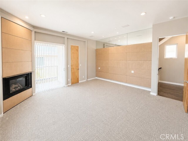 Building Photo - 2406 Ocean Dr