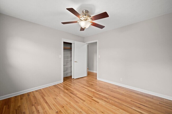 Building Photo - Spacious 4BR (or 3BR + Bonus) with 2 Living Rooms, Screened Porch & 4-Car Garage