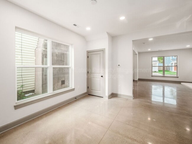 Building Photo - 166 Wisconsin Ave