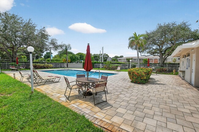 Building Photo - 851 NW 42nd Pl