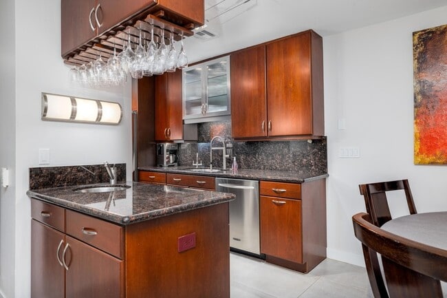 Building Photo - 1173 E Alejo Rd