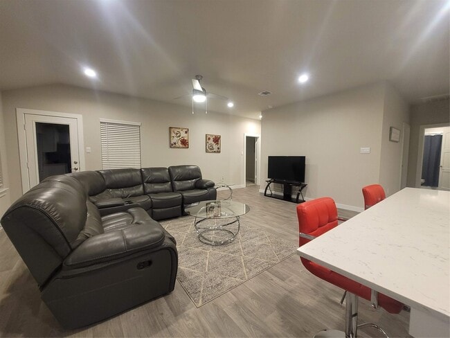 Building Photo - 12111 Bear River Dr