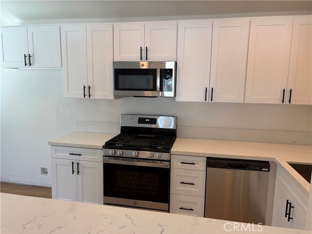 Building Photo - 758 W 20th St