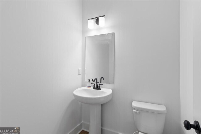 Building Photo - 3376 Macaiva Aly