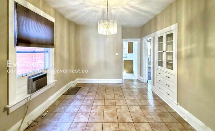 Building Photo - 453 S Clarkson St