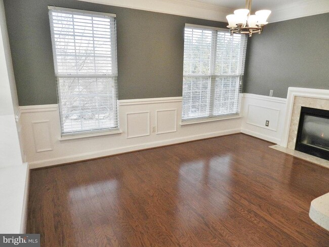 Building Photo - 12765 Fair Crest Ct