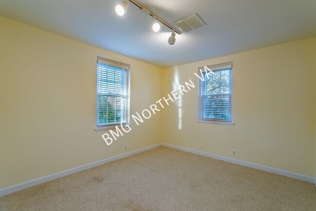 Building Photo - 4701 31st St S