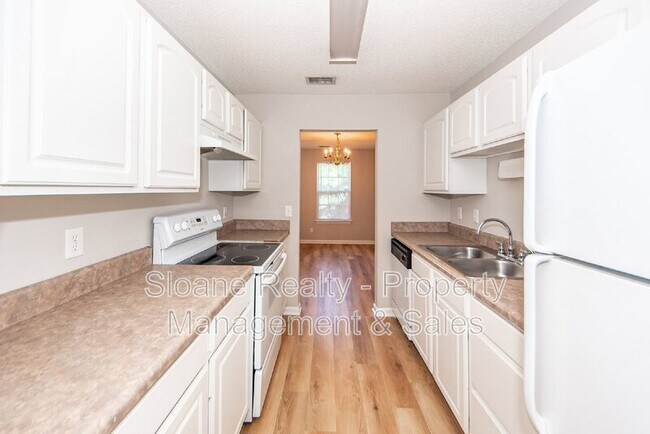 Building Photo - 1322 Pinnacle Ln