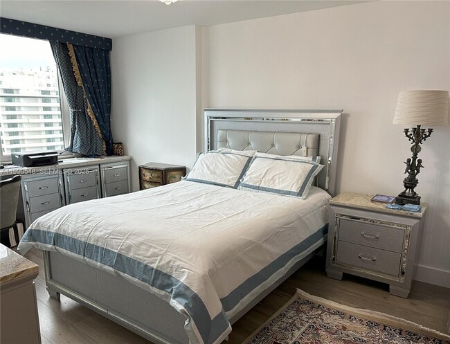 Building Photo - 6039 Collins Ave