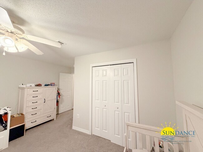 Building Photo - Desirable location & well-maintained 4BR home in Navarre!