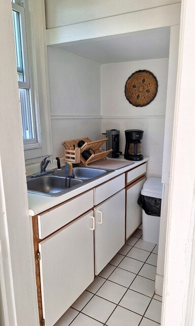 Kitchen - 142 Edwards St